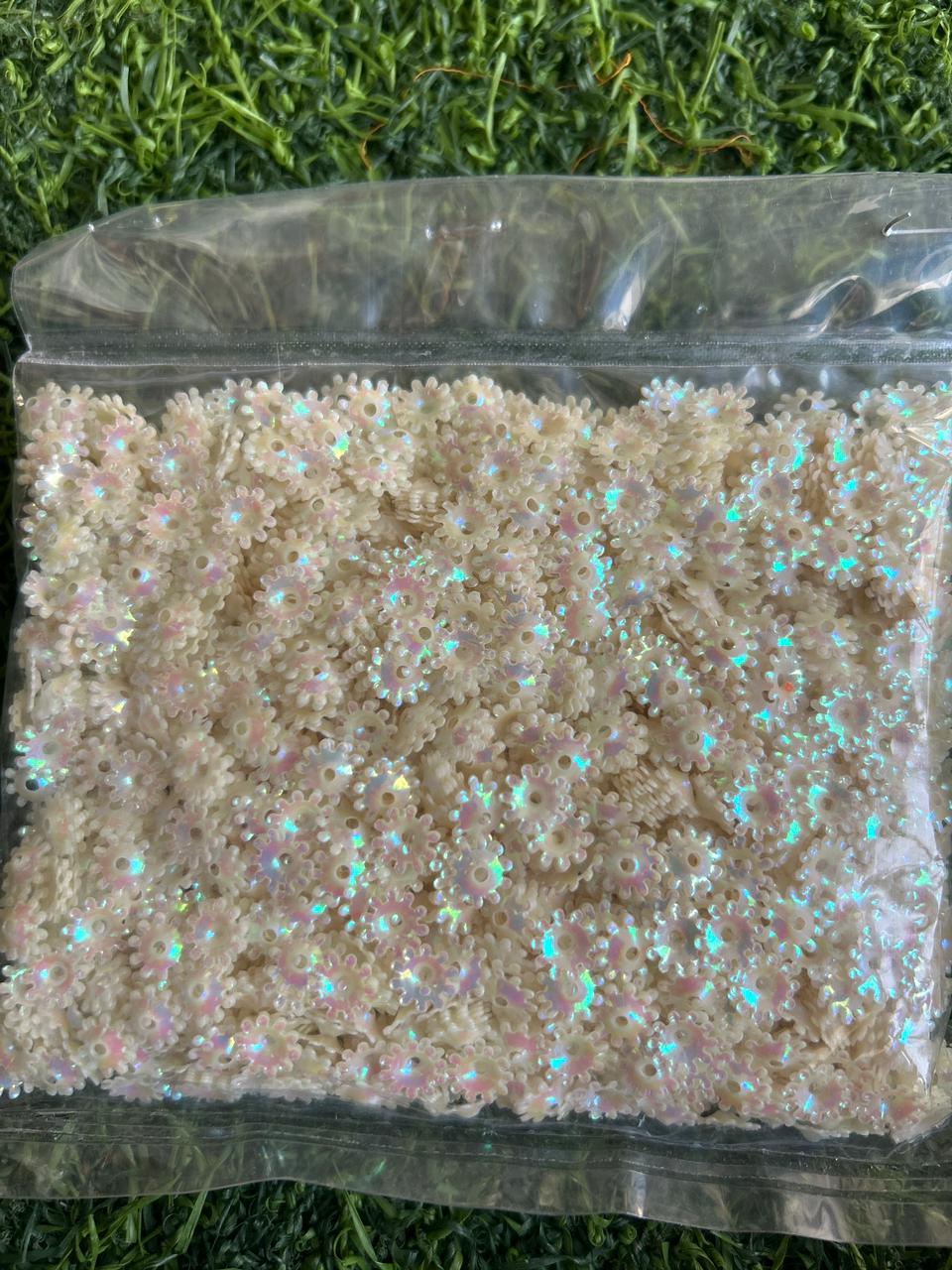 Iridescent Flower Sequins – Off-White 50g
